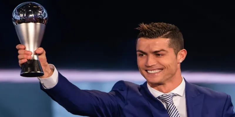 Hành Trình Vĩ Đại Của Cầu thủ Cristiano Ronaldo Tỏa Sâu